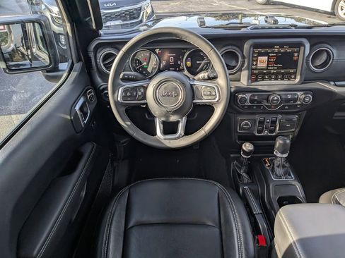 Used 2023 Jeep Wrangler Unlimited Sahara image 14