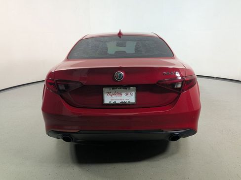 Used 2019 Alfa Romeo Giulia w/ Nero Edizione RWD image 6