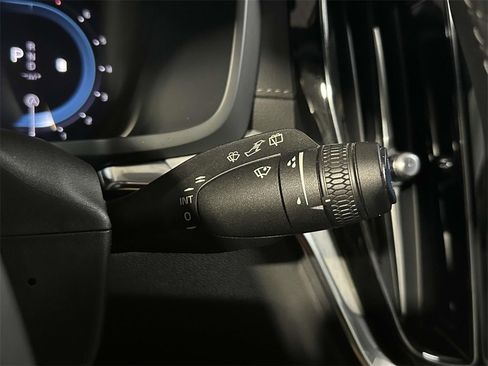 Used 2024 Volvo V60 B5 Cross Country Ultimate image 24