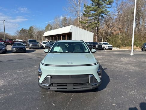 Used 2025 Hyundai Kona SEL image 8