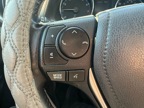 Used 2018 Toyota RAV4 Limited image 15