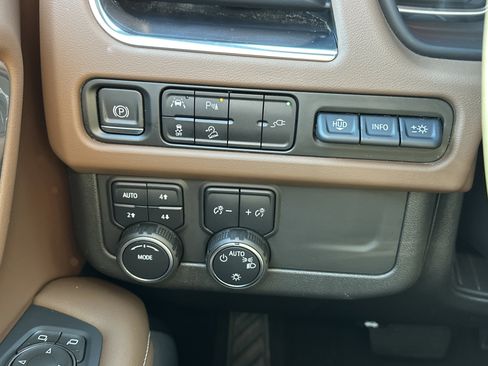 Used 2021 Chevrolet Tahoe High Country image 29