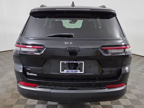 Used 2023 Jeep Grand Cherokee L Limited w/ Black Appearance Package AWD/4WD image 8