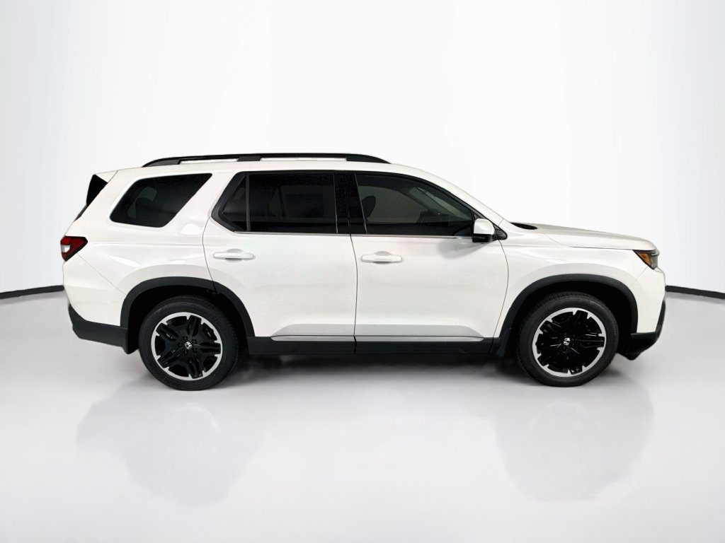 New 2026 Honda Pilot Touring image 4
