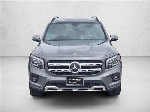 Used 2022 Mercedes-Benz GLB 250 image 2