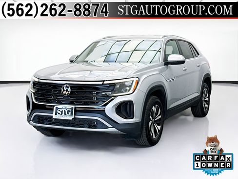 Used 2025 Volkswagen Atlas Cross Sport SE image 1