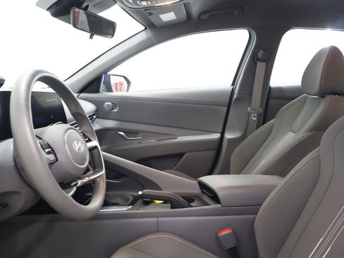 Used 2024 Hyundai Elantra SEL FWD image 13