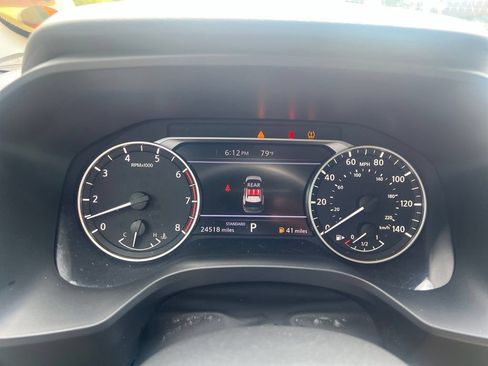 Used 2024 Nissan Rogue SV FWD image 3