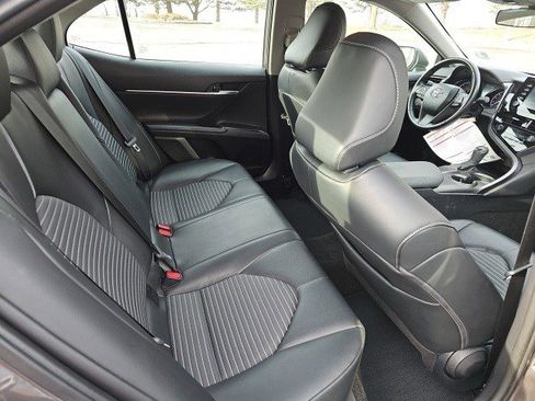 Used 2023 Toyota Camry SE image 16