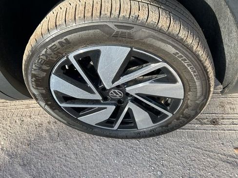 Used 2024 Volkswagen Atlas SEL image 21