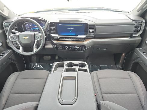 Used 2025 Chevrolet Silverado 1500 LT RWD image 9