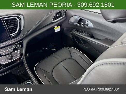 New 2026 Chrysler Pacifica Limited w/ S Appearance Package AWD/4WD image 24