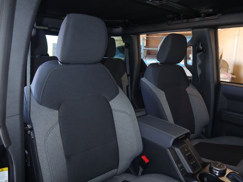 New 2025 Ford Bronco 4-Door image 39