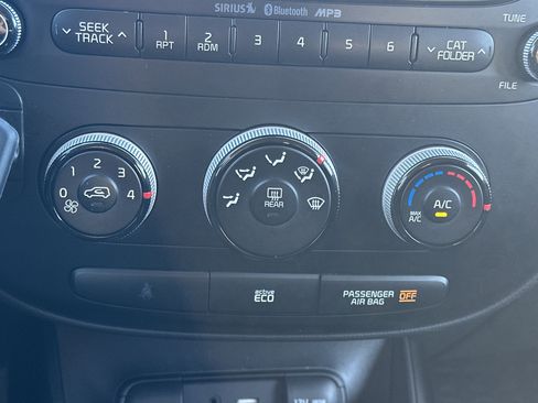 Used 2016 Kia Soul Base image 38