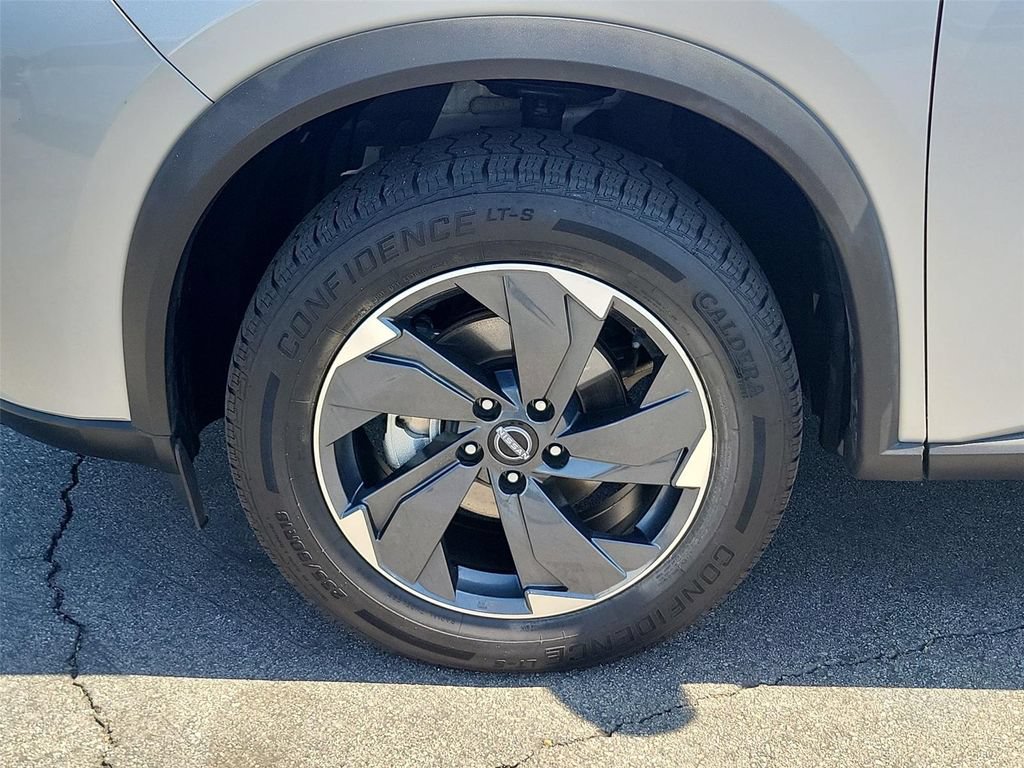 Used 2024 Nissan Rogue SV AWD/4WD image 24