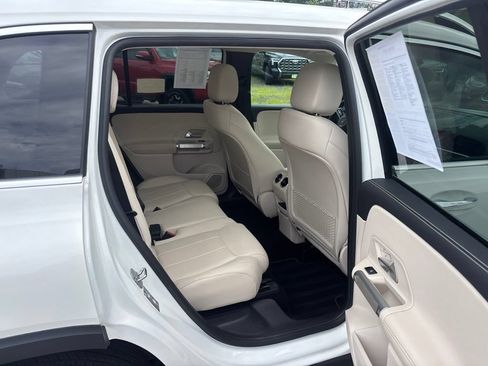 Used 2023 Mercedes-Benz GLB 250 4MATIC image 11
