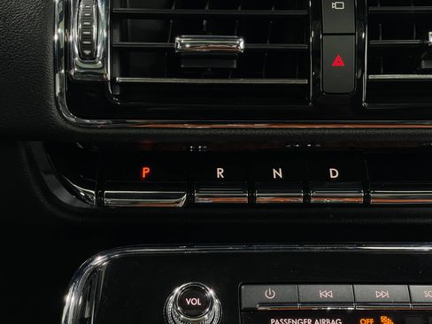 Used 2019 Lincoln Navigator Reserve AWD/4WD image 29