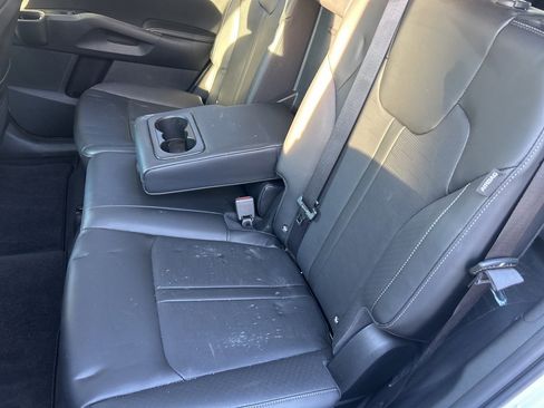 Certified 2024 Kia Sorento S w/ Panoramic Sunroof Package image 9