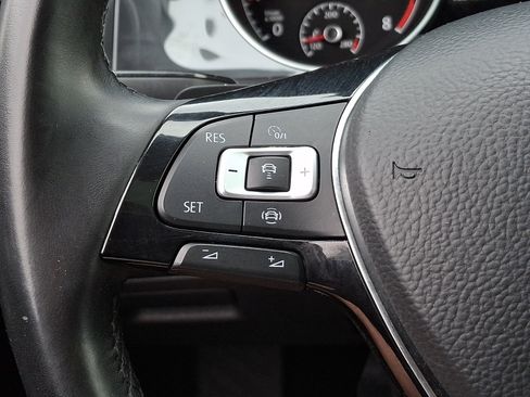 Used 2019 Volkswagen Golf SE FWD image 21