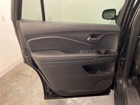 Used 2022 Honda Pilot Sport image 22