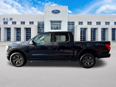 New 2025 Ford F150 Lightning Flash AWD/4WD image 9