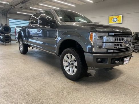 Used 2019 Ford F250 Platinum w/ Platinum Ultimate Package AWD/4WD image 3