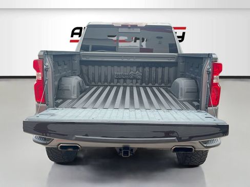 Used 2019 Chevrolet Silverado 1500 High Country w/ Technology Package AWD/4WD image 28