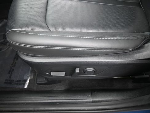 Used 2025 Kia Sorento SX image 16