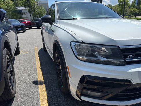 Used 2020 Volkswagen Tiguan SE R-Line AWD/4WD image 7