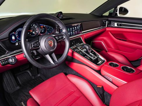 Certified 2023 Porsche Panamera 4 Platinum Edition AWD/4WD image 4