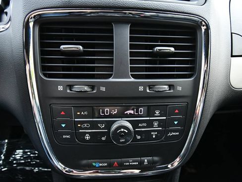 Used 2018 Dodge Grand Caravan GT w/ Safety Sphere Group FWD image 26