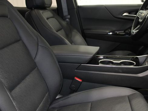 New 2025 Chevrolet Equinox LT w/ Convenience Package II image 19