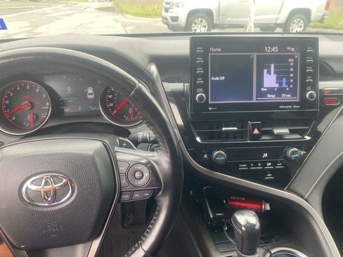 Used 2022 Toyota Camry XSE FWD image 10