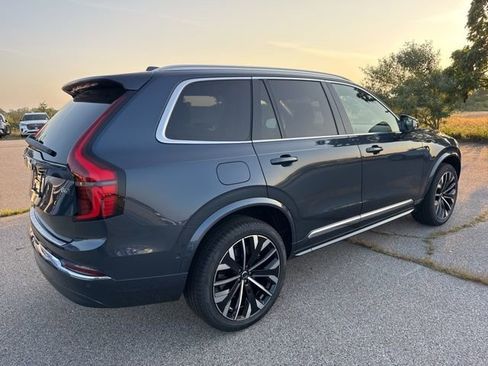 New 2026 Volvo XC90 B6 Plus w/ Protection Package Premier image 3