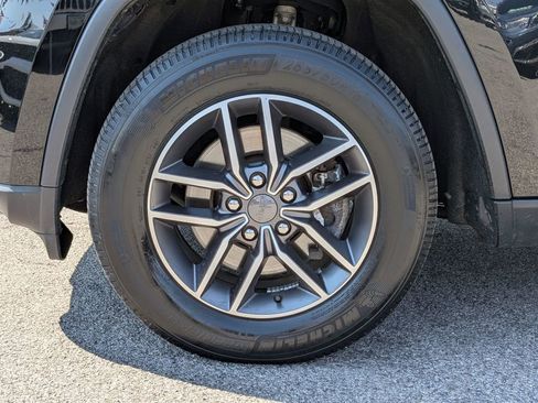 Used 2021 Jeep Grand Cherokee Limited image 30