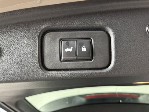 Used 2023 Nissan Pathfinder Platinum w/ Cargo Package AWD/4WD image 50
