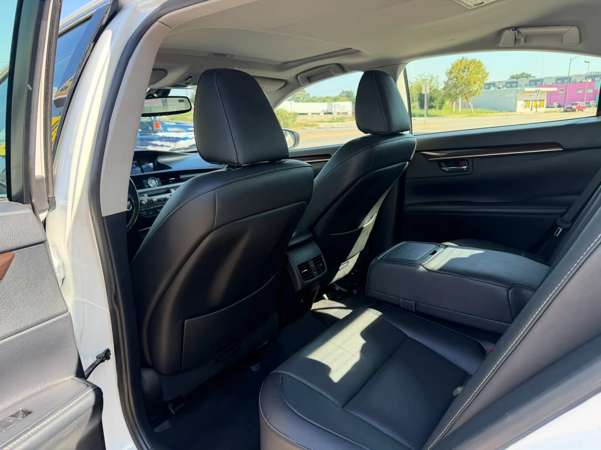 Used 2014 Lexus ES 350 w/ Premium Package FWD image 13