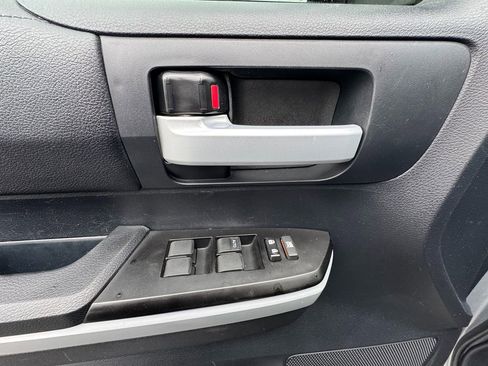 Used 2018 Toyota Tundra SR5 image 21