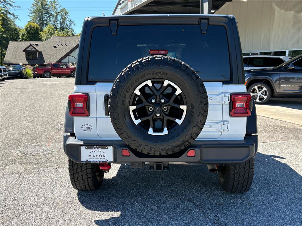 Used 2025 Jeep Wrangler Unlimited Rubicon AWD/4WD image 6