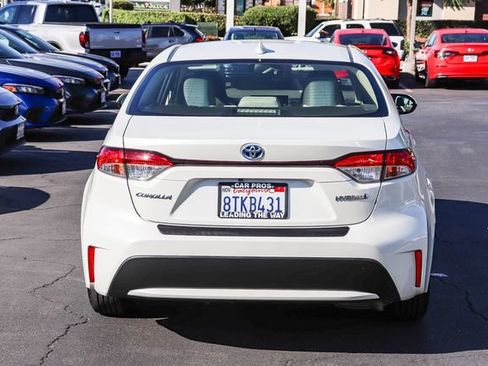 Used 2021 Toyota Corolla LE FWD image 12