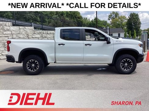 Used 2022 Chevrolet Silverado 1500 ZR2 w/ Technology Package AWD/4WD image 17
