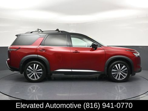 Used 2022 Nissan Pathfinder Platinum w/ Cargo Package AWD/4WD image 32