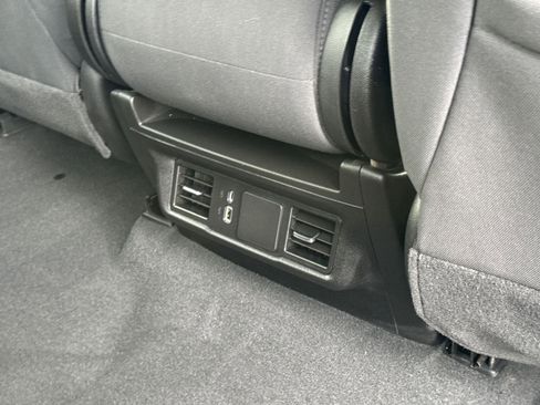 Used 2024 Chevrolet Silverado 1500 Custom image 18