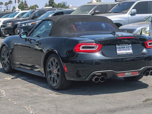Used 2018 FIAT 124 Spider Abarth RWD image 7