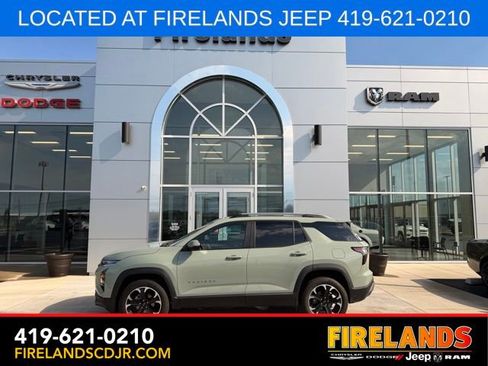 Used 2025 Chevrolet Equinox LT w/ Convenience Package II FWD image 2