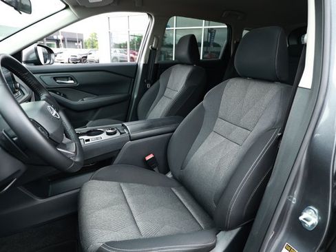 Used 2025 Nissan Rogue SV AWD/4WD image 23