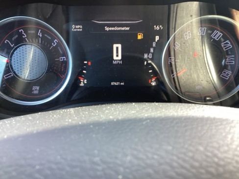 Used 2017 Dodge Challenger SXT image 15