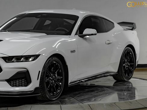 Used 2024 Ford Mustang GT Premium RWD image 9