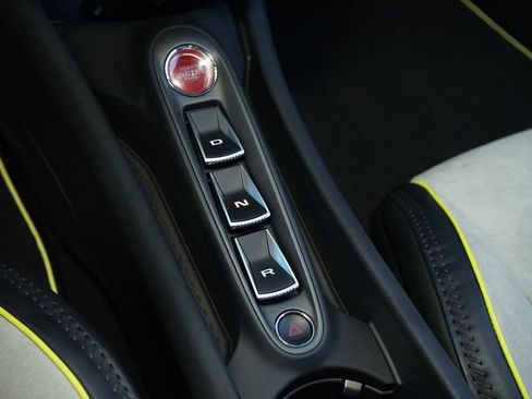 Used 2024 McLaren Artura RWD image 26