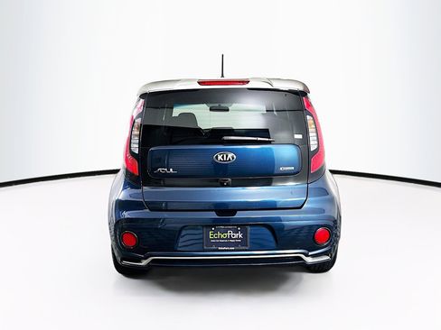 Used 2018 Kia Soul + image 7